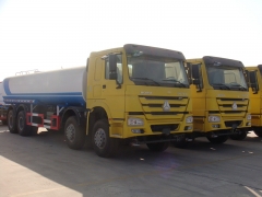 热销Sinotruk Howo 8x4水轮车，30m3水喷雾卡车，30000升水喷水车