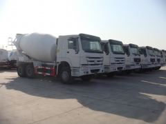 sinotruk howo 6 x 4 id l luk howo。