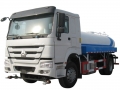 Sinotruk Howo 4x2水箱卡车，10m3洒水车，10000升水坦克卡车